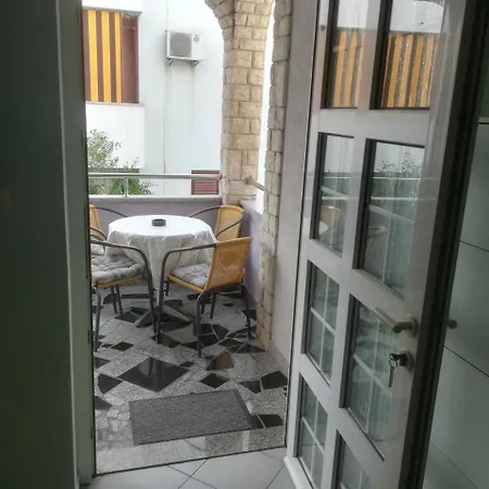Pejic * Πούλα
